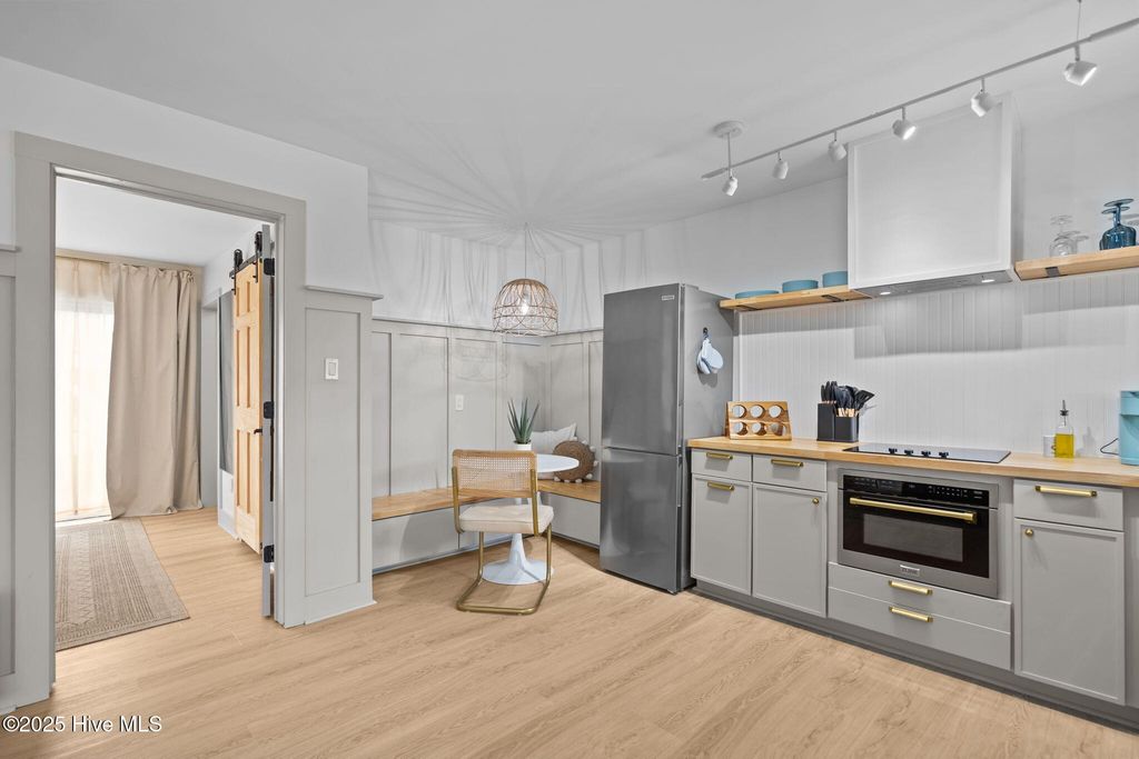 Image 38 of property listing at 1603 Lake Park Boulevard S, Carolina Beach, NC 28428