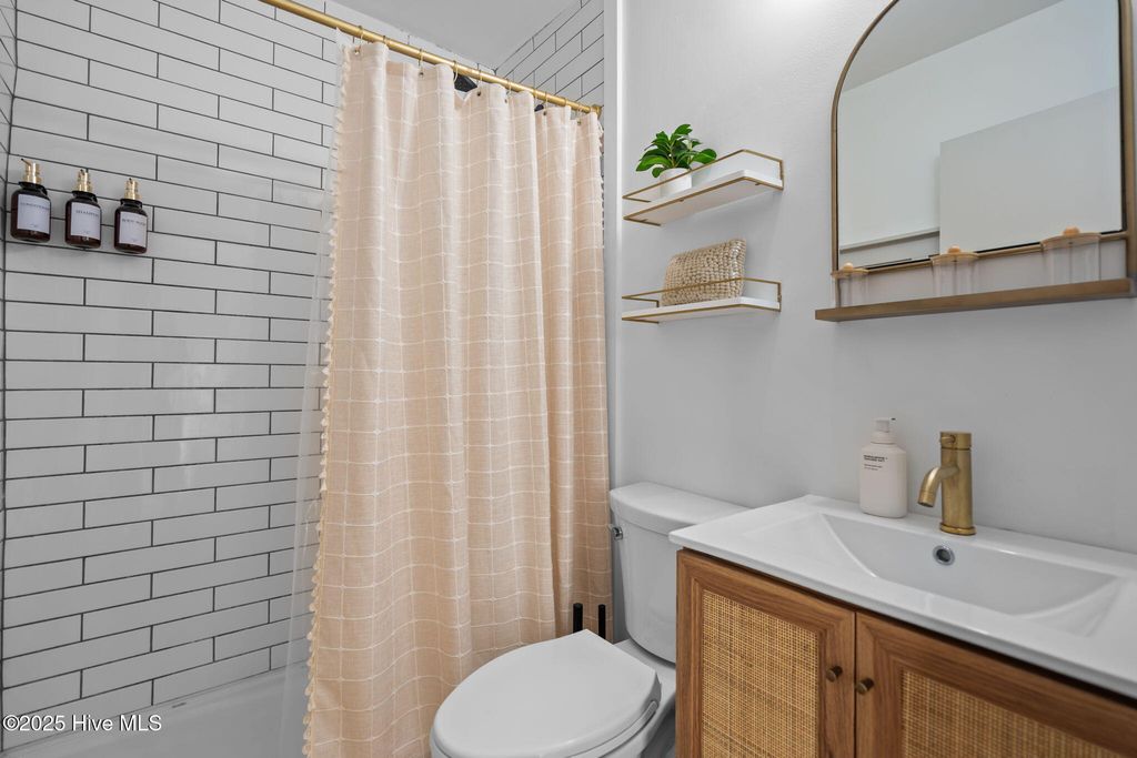 Image 45 of property listing at 1603 Lake Park Boulevard S, Carolina Beach, NC 28428