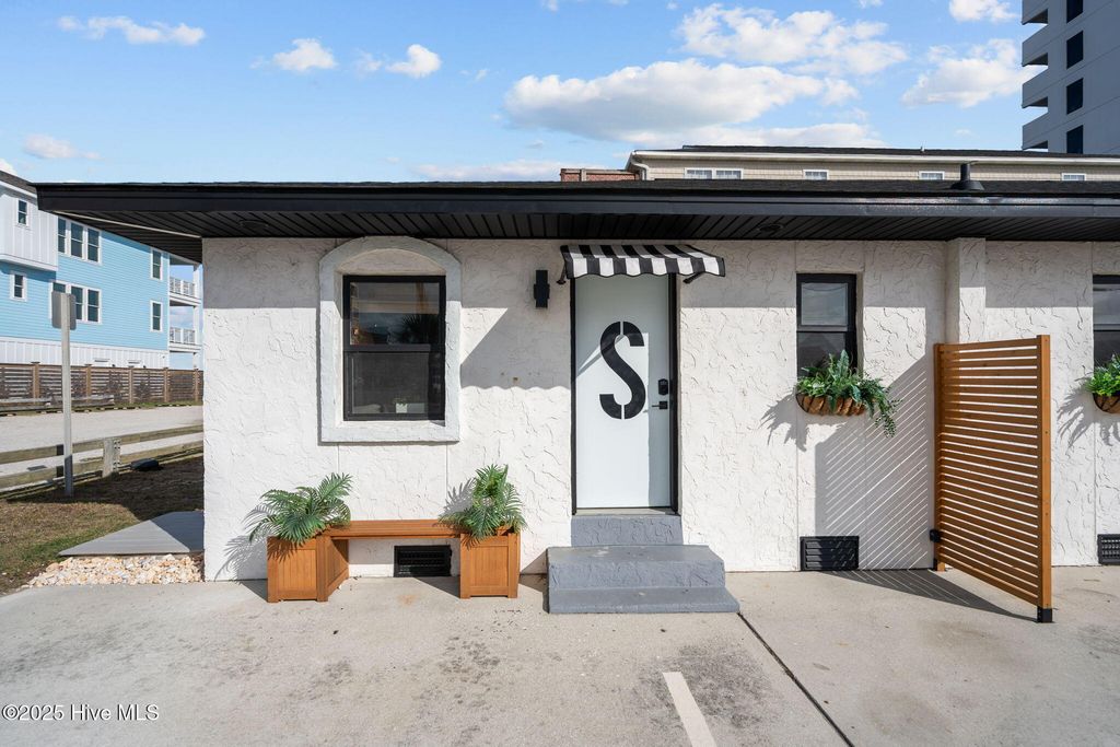 Image 5 of property listing at 1603 Lake Park Boulevard S, Carolina Beach, NC 28428