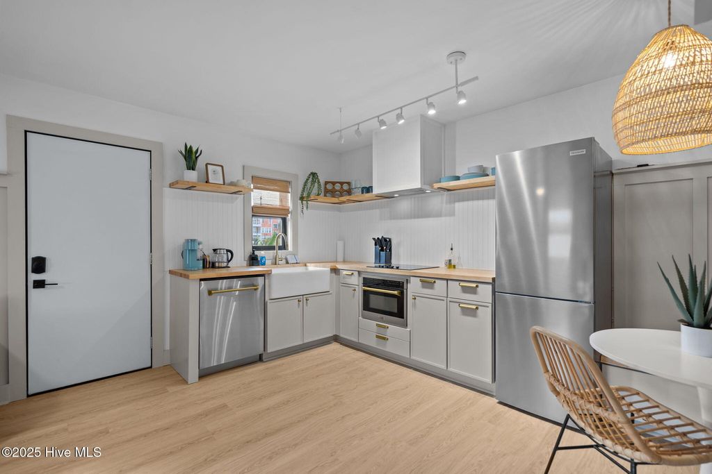 Image 51 of property listing at 1603 Lake Park Boulevard S, Carolina Beach, NC 28428