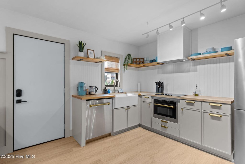 Image 52 of property listing at 1603 Lake Park Boulevard S, Carolina Beach, NC 28428