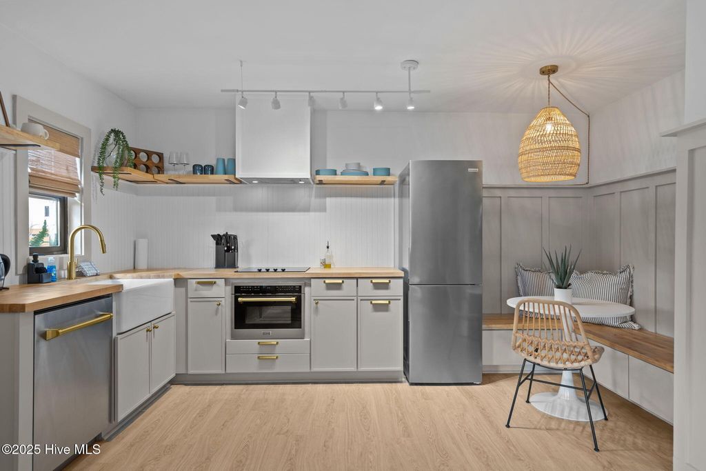 Image 54 of property listing at 1603 Lake Park Boulevard S, Carolina Beach, NC 28428