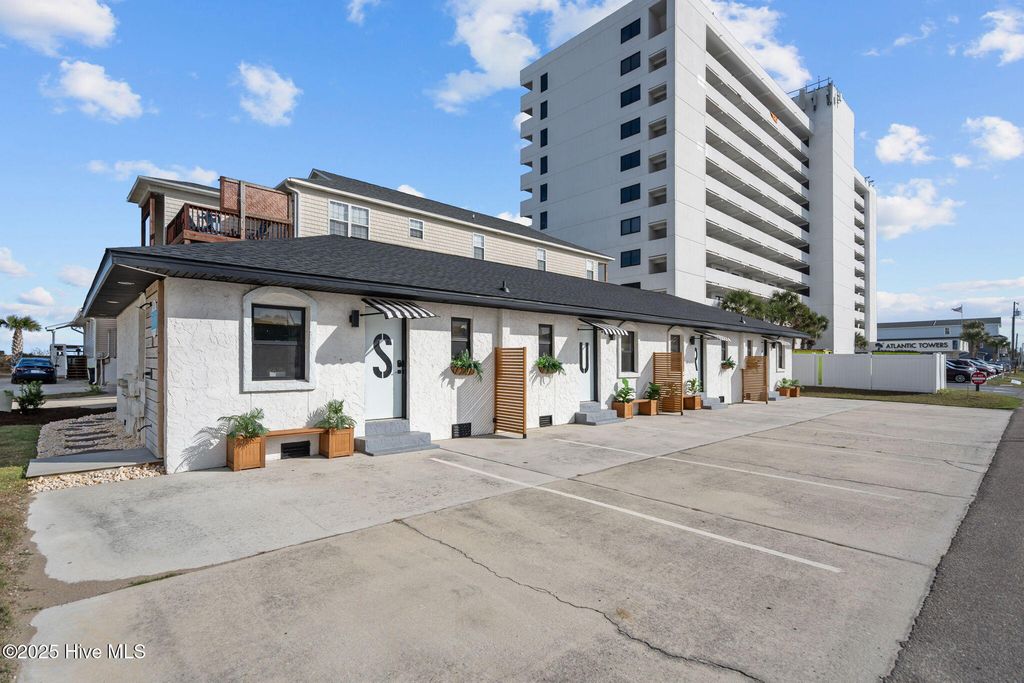 Image 62 of property listing at 1603 Lake Park Boulevard S, Carolina Beach, NC 28428