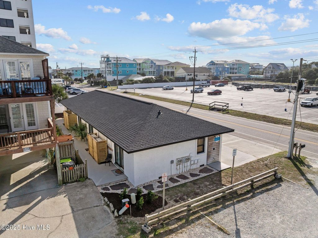 Image 69 of property listing at 1603 Lake Park Boulevard S, Carolina Beach, NC 28428