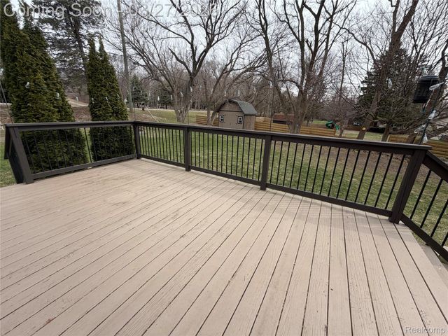 3067 Covey Hill, Oxford Village, MI 48371