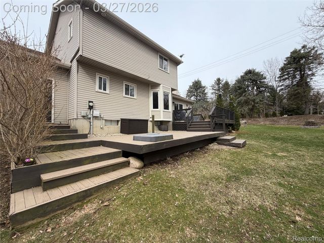 3067 Covey Hill, Oxford Village, MI 48371