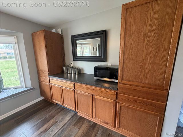 3067 Covey Hill, Oxford Village, MI 48371