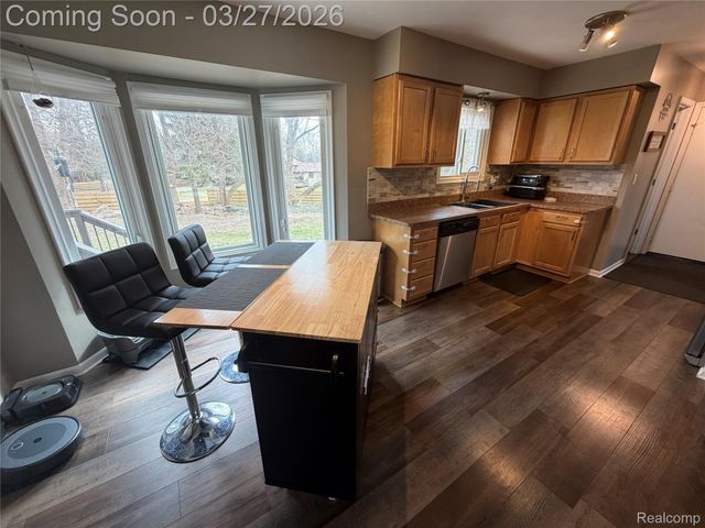 3067 Covey Hill, Oxford Village, MI 48371