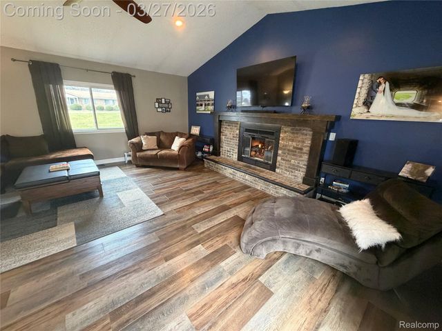 3067 Covey Hill, Oxford Village, MI 48371