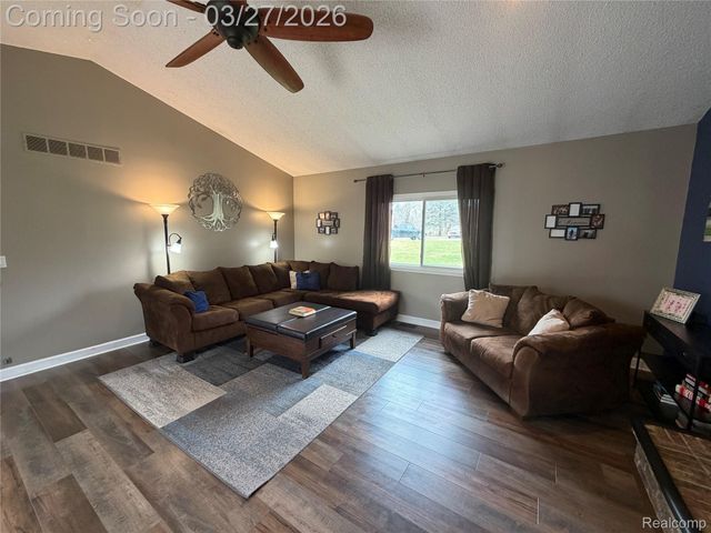 3067 Covey Hill, Oxford Village, MI 48371