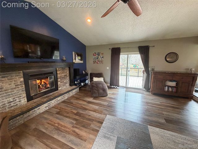 3067 Covey Hill, Oxford Village, MI 48371