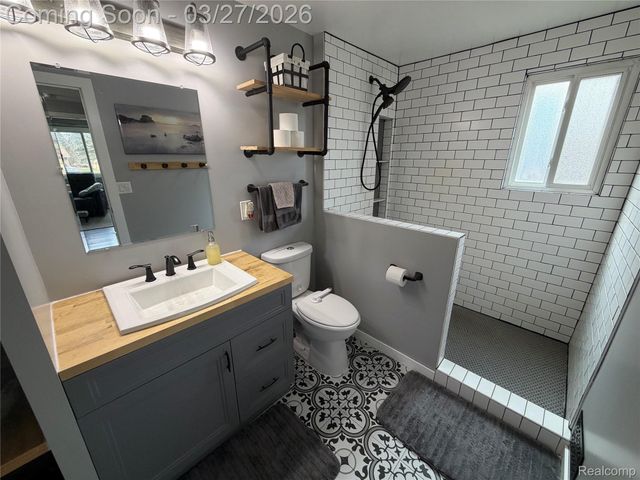 3067 Covey Hill, Oxford Village, MI 48371