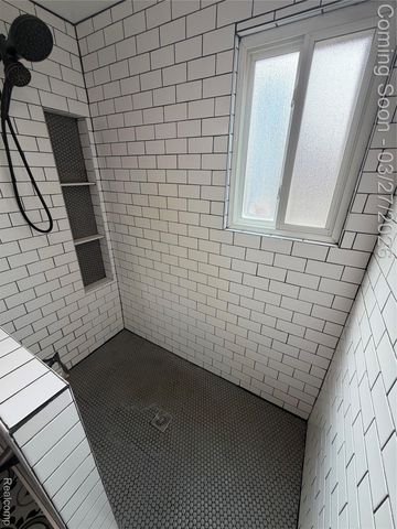 3067 Covey Hill, Oxford Village, MI 48371