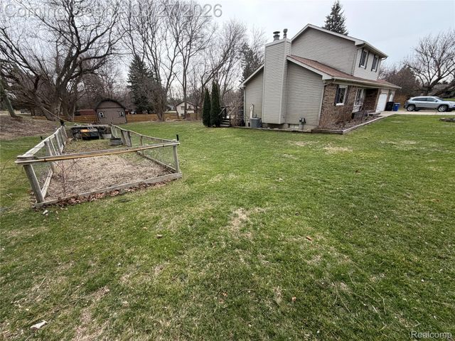 3067 Covey Hill, Oxford Village, MI 48371