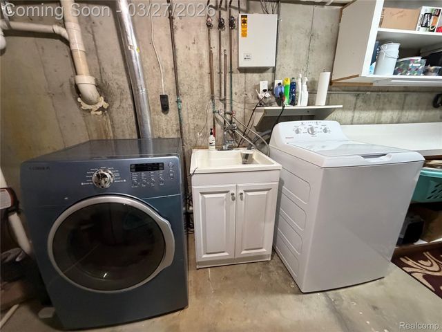 3067 Covey Hill, Oxford Village, MI 48371