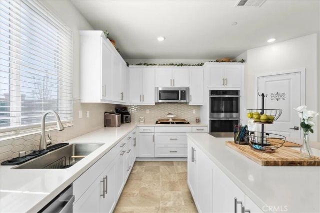 4961 Bay Laurel, Fontana, CA 92336
