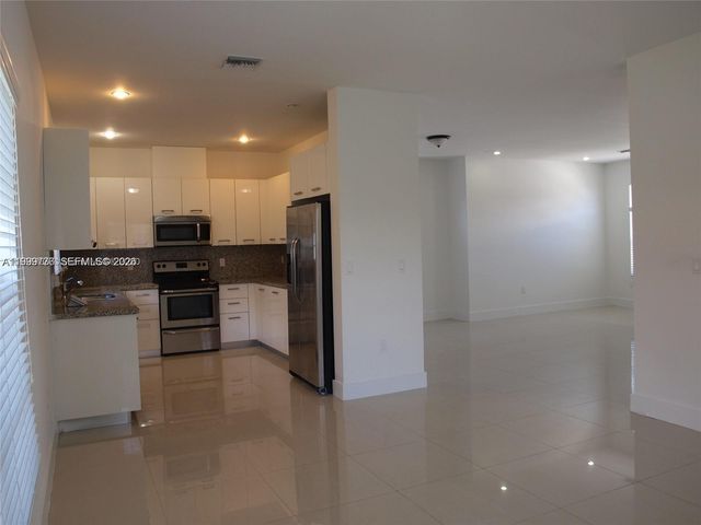 15651 SW 11th Ter, Miami, FL 33194