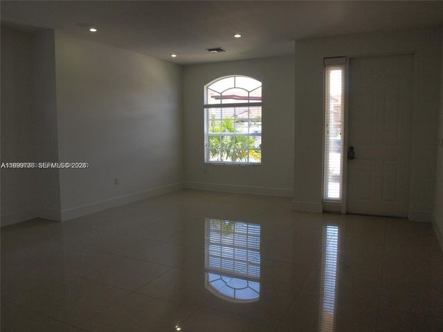 15651 SW 11th Ter, Miami, FL 33194