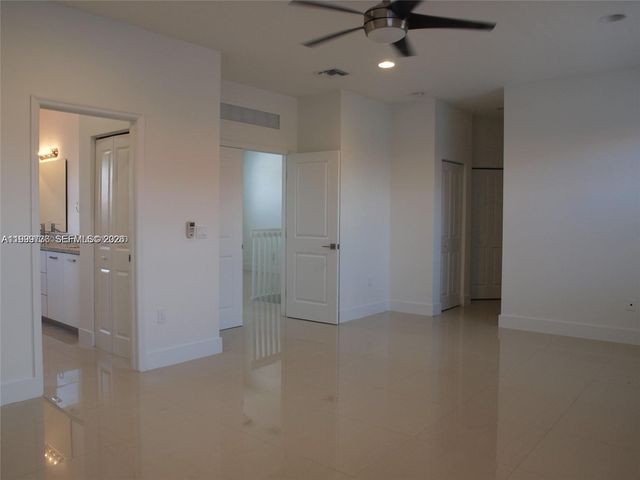 15651 SW 11th Ter, Miami, FL 33194