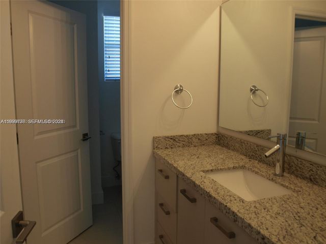 15651 SW 11th Ter, Miami, FL 33194