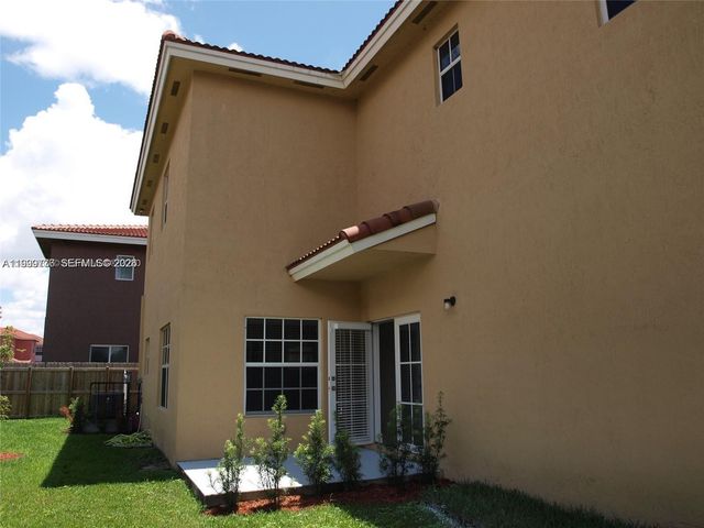 15651 SW 11th Ter, Miami, FL 33194