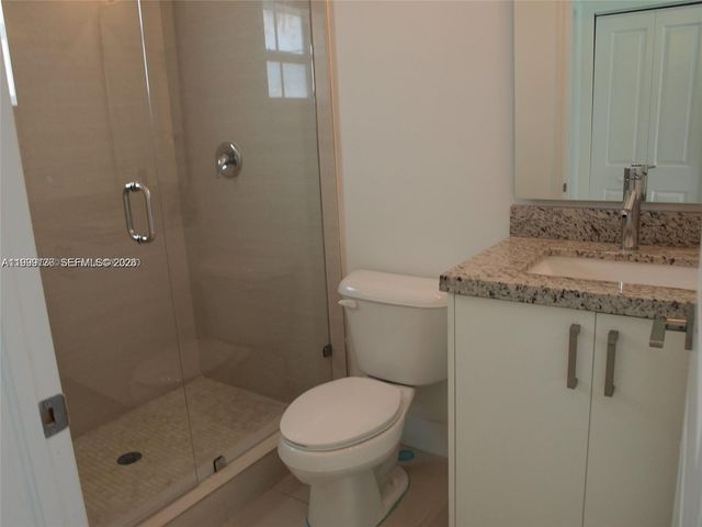 15651 SW 11th Ter, Miami, FL 33194