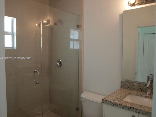 15651 SW 11th Ter, Miami, FL 33194