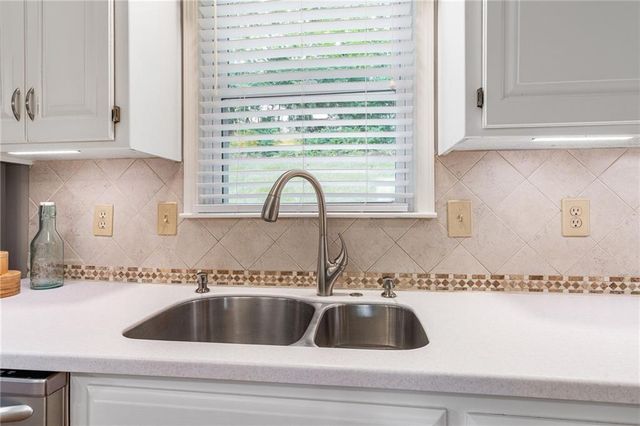 7618 Constance Street, Lenexa, KS 66216
