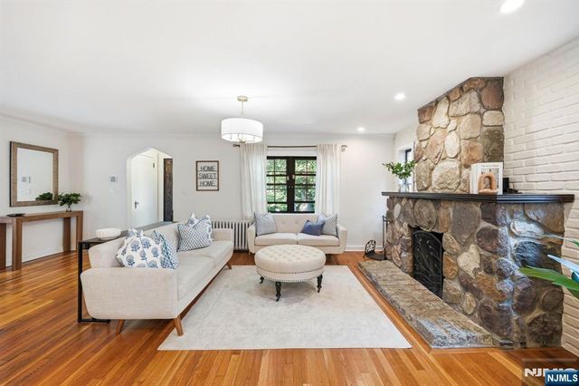 23 Park Drive, Nutley, NJ 07110