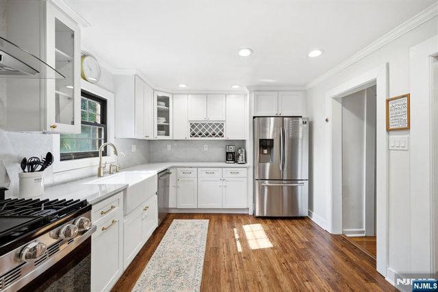 23 Park Drive, Nutley, NJ 07110