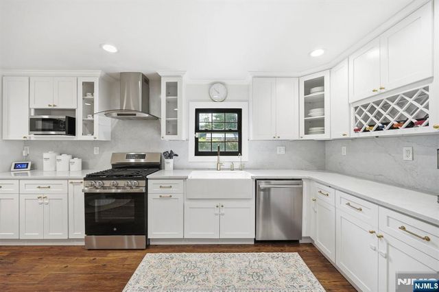 23 Park Drive, Nutley, NJ 07110