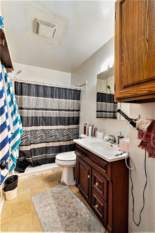 2901 Palmer Street, Lansing City, MI 48910