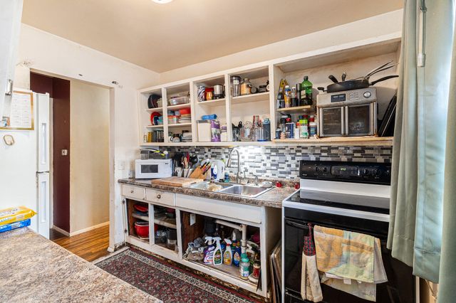 2901 Palmer Street, Lansing City, MI 48910