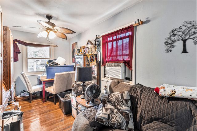 2901 Palmer Street, Lansing City, MI 48910