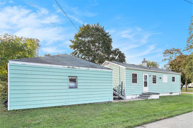 2901 Palmer Street, Lansing City, MI 48910