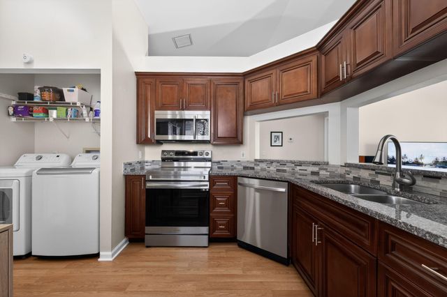 4 Vía De Casas Sur 202, Boynton Beach, FL 33426