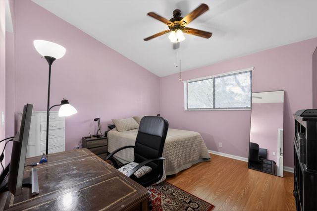 4 Vía De Casas Sur 202, Boynton Beach, FL 33426