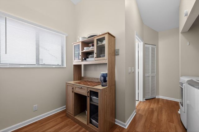 4 Vía De Casas Sur 202, Boynton Beach, FL 33426