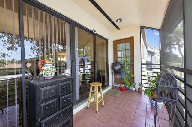 4 Vía De Casas Sur 202, Boynton Beach, FL 33426