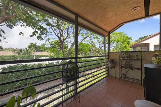 4 Vía De Casas Sur 202, Boynton Beach, FL 33426