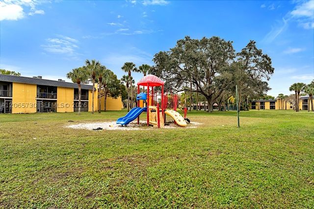 1606 W Meadows Cir W 1606, Boynton Beach, FL 33436