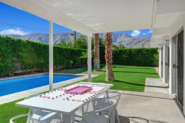 483 E Francis Drive, Palm Springs, CA 92262