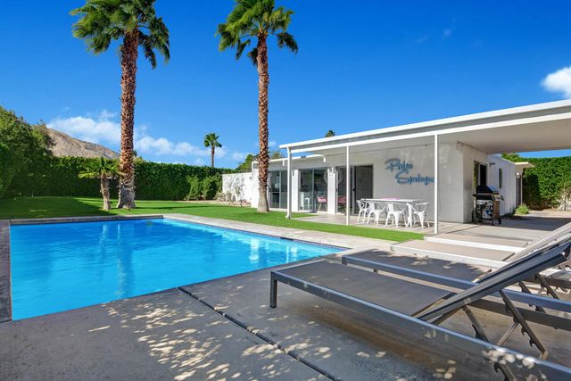 483 E Francis Drive, Palm Springs, CA 92262