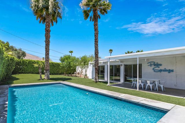 483 E Francis Drive, Palm Springs, CA 92262