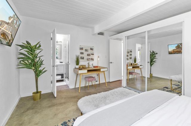 483 E Francis Drive, Palm Springs, CA 92262