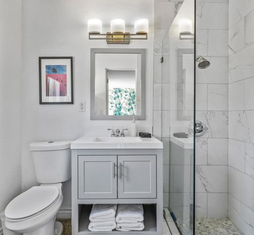 483 E Francis Drive, Palm Springs, CA 92262