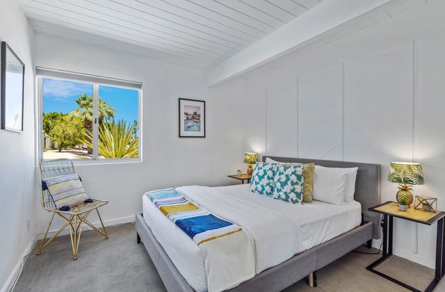 483 E Francis Drive, Palm Springs, CA 92262