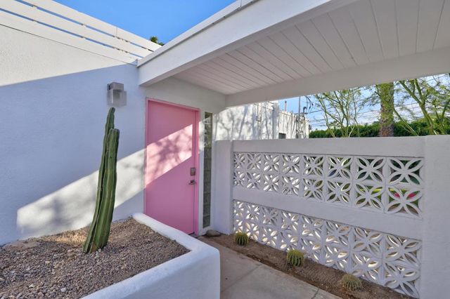 483 E Francis Drive, Palm Springs, CA 92262