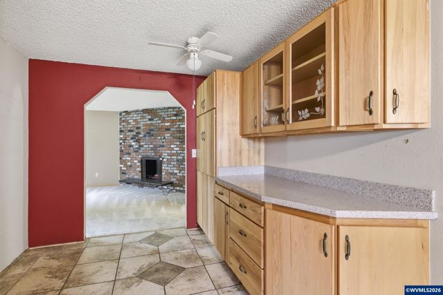 18501 SE Lincoln St, Portland, OR 97233