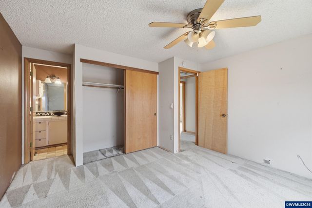18501 SE Lincoln St, Portland, OR 97233